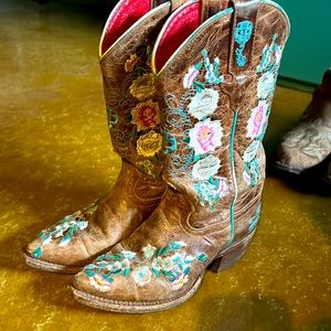 Macie bean floral cowboy boots